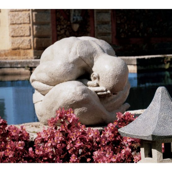 Design Toscano Meditating Shy Yogi of Bali Sculpture - Grand